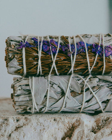 Sun Dried Sage Smudge Stick Bundle - Stèle