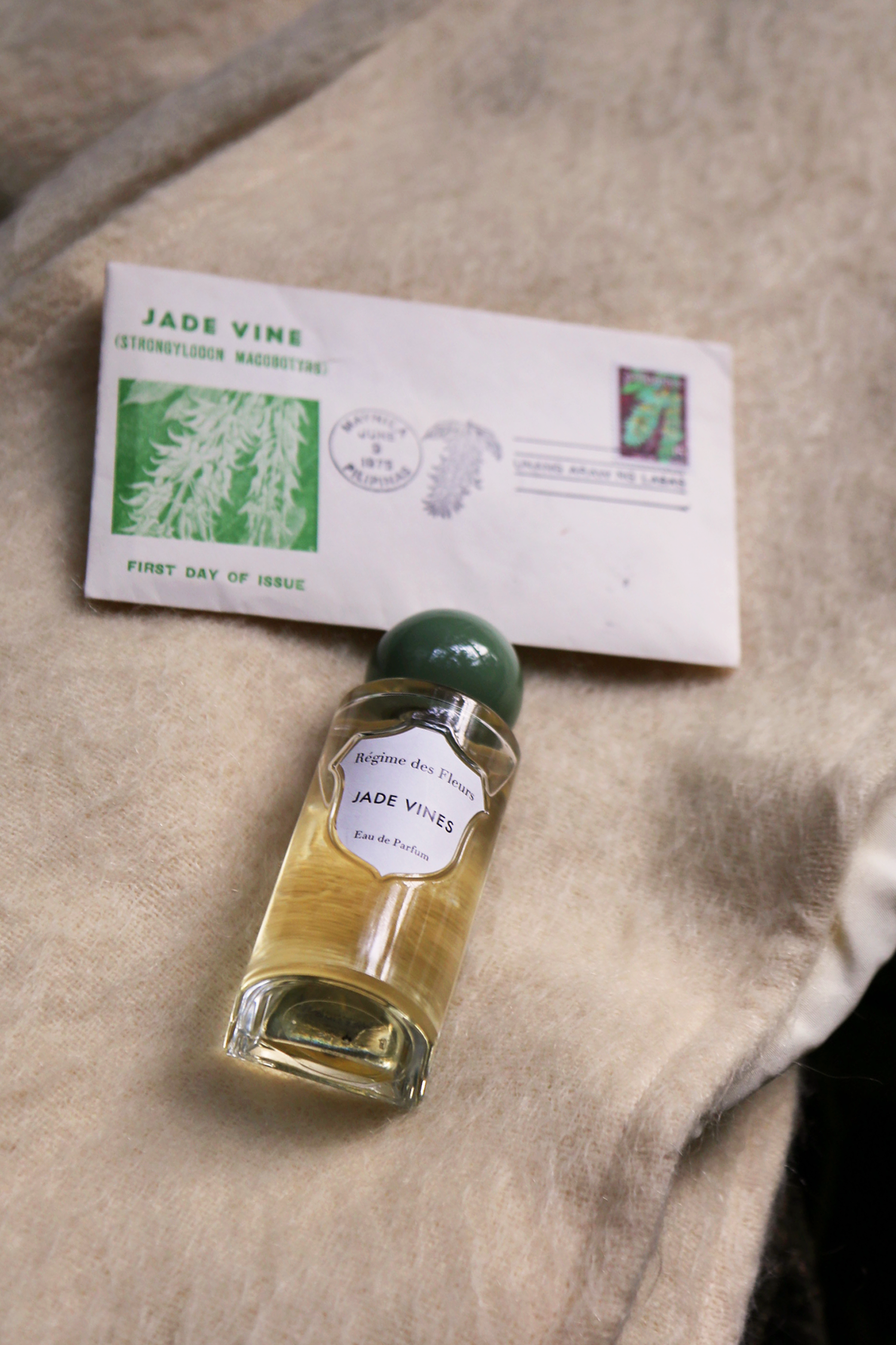 Régime des Fleurs Jade Vines Eau de Parfum - Stèle